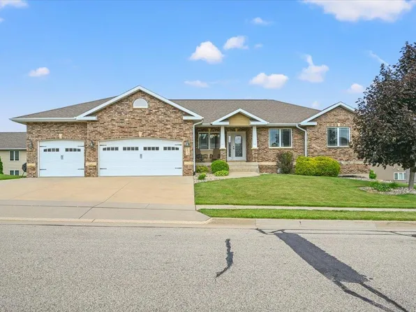 2273 Antler Ridge Dr, Dubuque, IA 52002