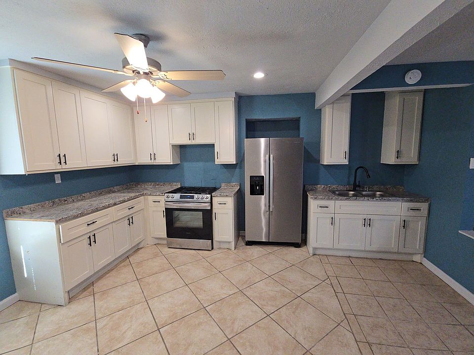 1st image of 9010 Linda Vista Rd #B