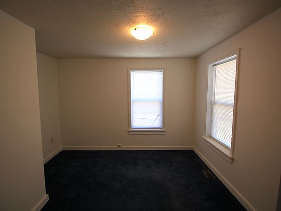 3rd image of 7287 Blue Spruce Ln