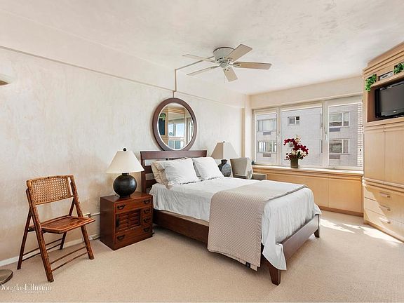 3rd image of 45 Sutton Pl S APT 18G