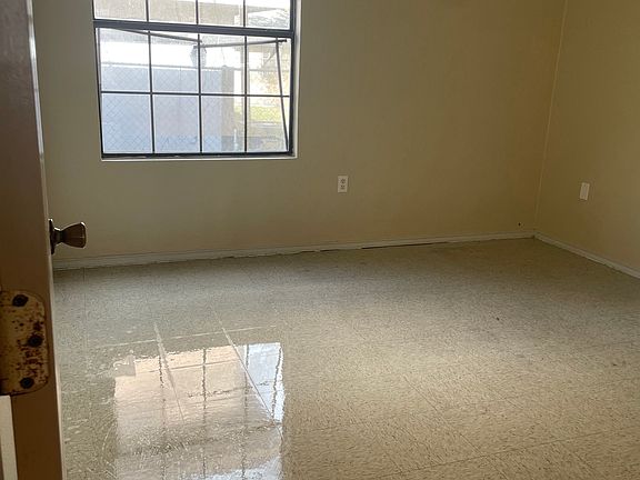 4th image of 2701 S Midway Rd #3