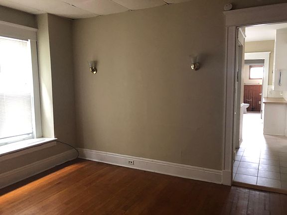 3rd image of 126 Claremont Ave APT 2