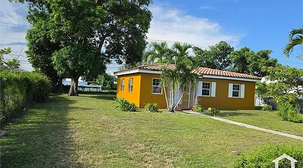 3 bed, 1042 sqft, $2,999 — Photo 2