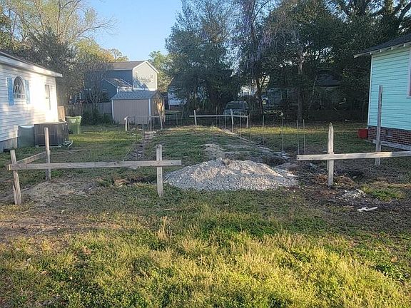 3rd image of 208 Tennessee Avenue