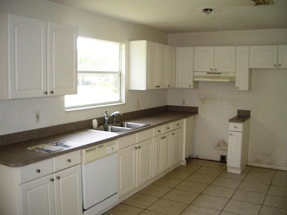 3rd image of 1838 SE North Buttonwood Road