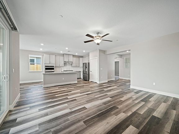 4th image of 2103 Rustic Oak Lane