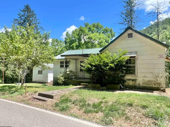 8005 Copley Rd, Weston, WV 26452