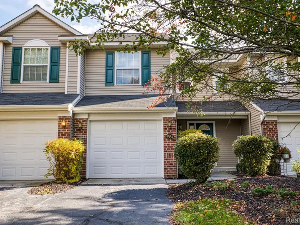 5984 E Lyn Haven Dr SE, Kentwood, MI 49512