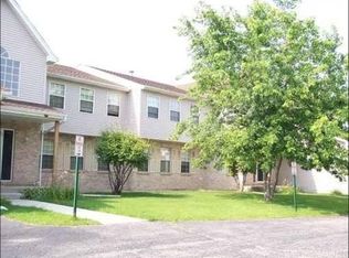 301 Village Creek Dr UNIT 2B, Lake In The Hills, IL 60156