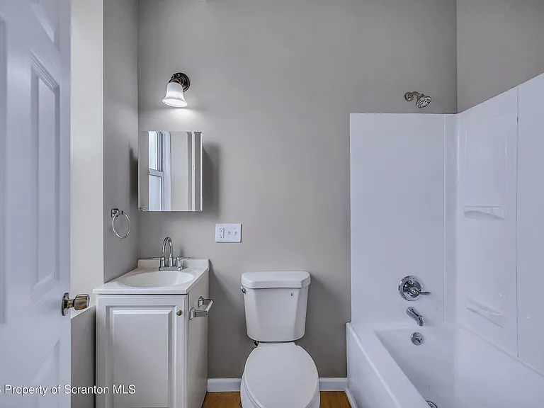380 Scott St #2 — Photo 5