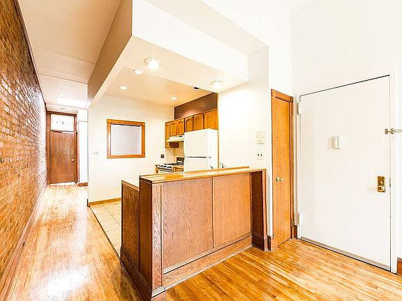 4th image of 487 6th Ave APT 4L