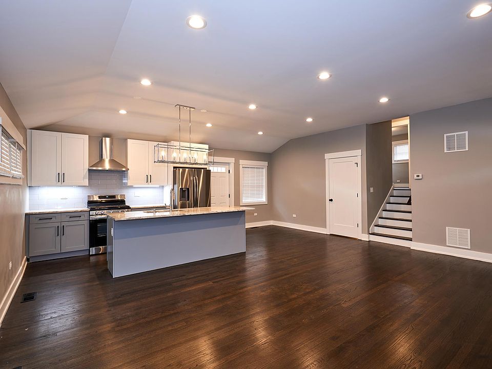 1st image of 3830 W Touhy Ave