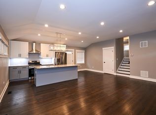 3830 W Touhy Ave, Lincolnwood, IL