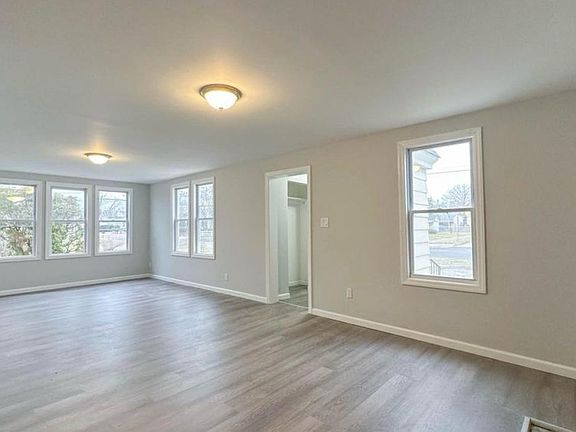 4th image of 17 Pearl St #1