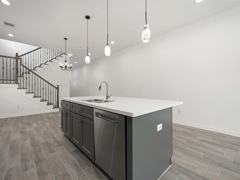 4406 Sterling St #B — Photo 10