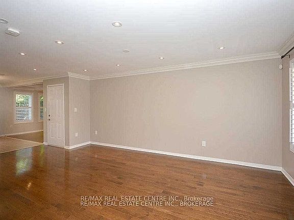 4th image of 2343 Pine Glen Rd