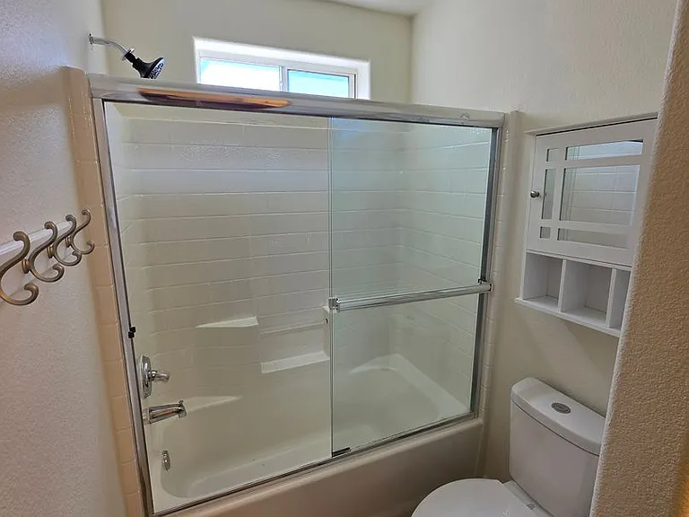 2086 E Jamie Rd — Photo 8