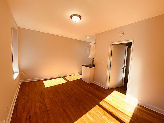5th image of 369 W 51st St APT 3A