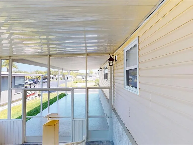 10728 Poplar St NE — Photo 39
