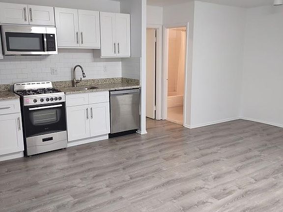 5th image of 1214 Waverly Walk #202