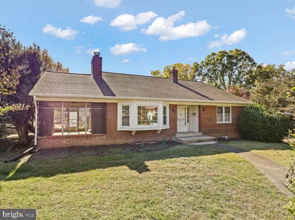 1002 Beverley Dr, Alexandria, VA 22302