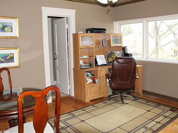 3rd image of 502 W Cherry Ave