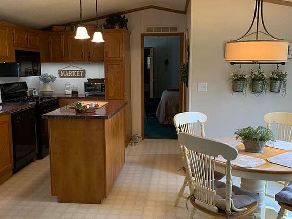 Kitchen . Appliances Staying