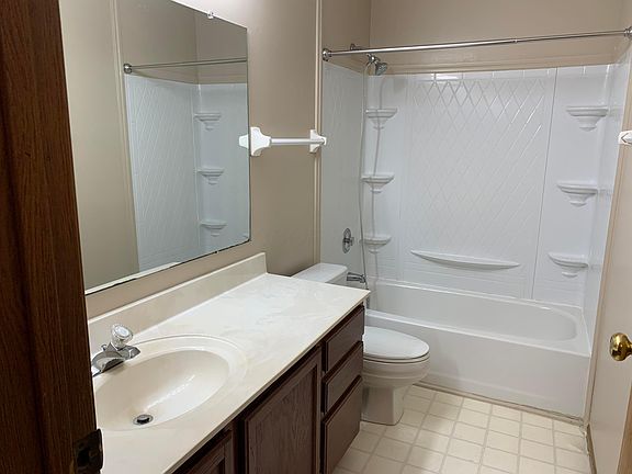5th image of 620 Laurel Oak Ct
