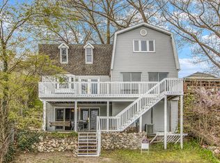 12372 Hubbards Cove Dr, Plainwell, MI 49080