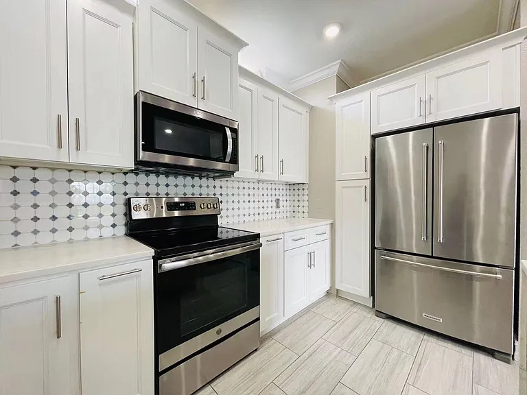 6117 Metrowest Blvd — Photo 8