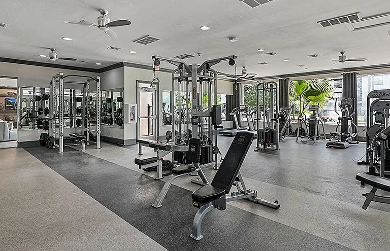 The Palms at Clear Lake Apartments — Photo 18