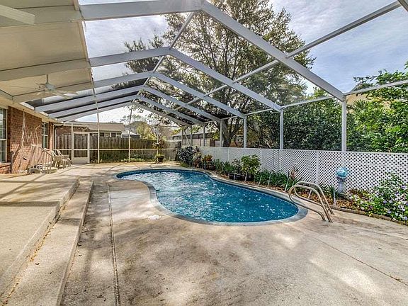 5th image of 1704 Turkey Oak Dr