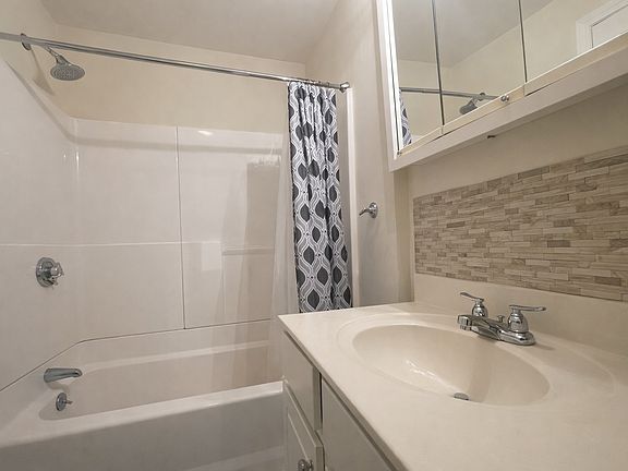 5th image of 1056 Cambridge St #2RB