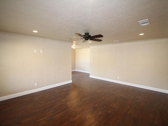 2nd image of 246 E Cortland Ave