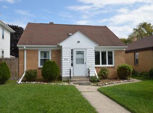 2045 Thurston Ave, Racine, WI 53403