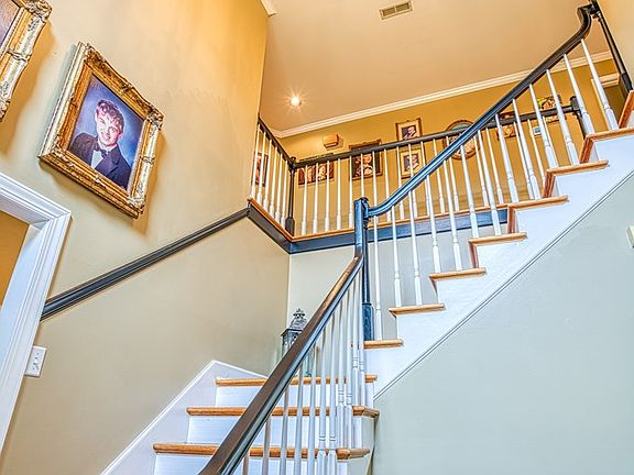 4th image of 206 Creekside Dr
