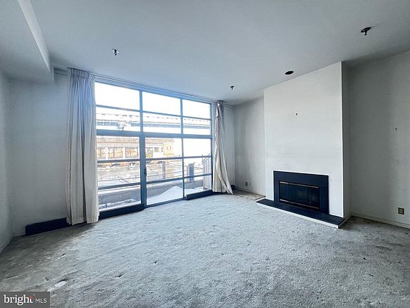 4th image of 7 N Chris Columbus Blvd APT 139