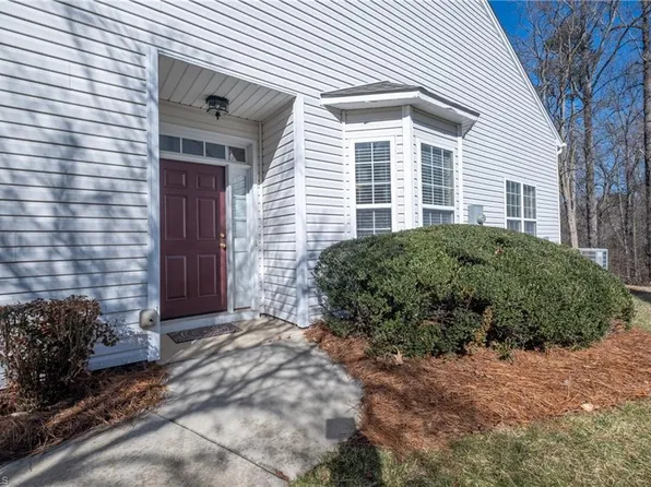 219 Channel Cove Ct, Jamestown, NC 27282