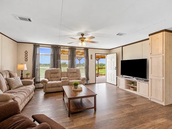 339 County Road 217, Hallettsville, TX 77964