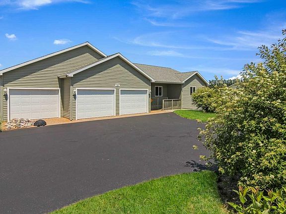 2nd image of 384 Lind Dr