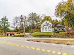 435 School St, Putnam, CT 06260