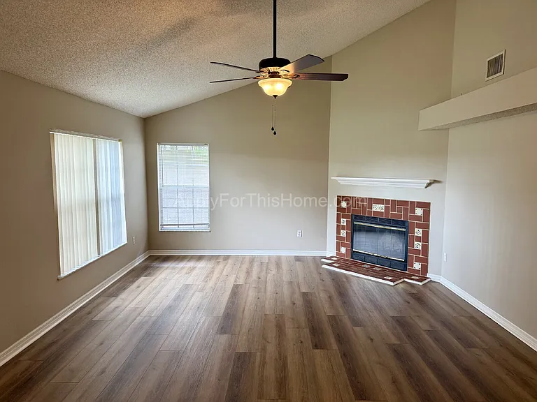 1254 Tuxford Dr — Photo 2