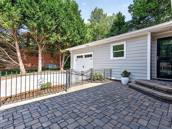 3rd image of 531 Princeton St