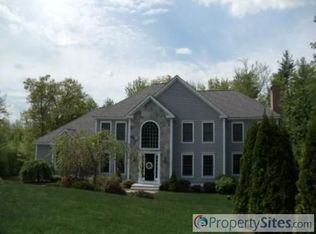 69 Barrington Dr, Bedford, NH 03110