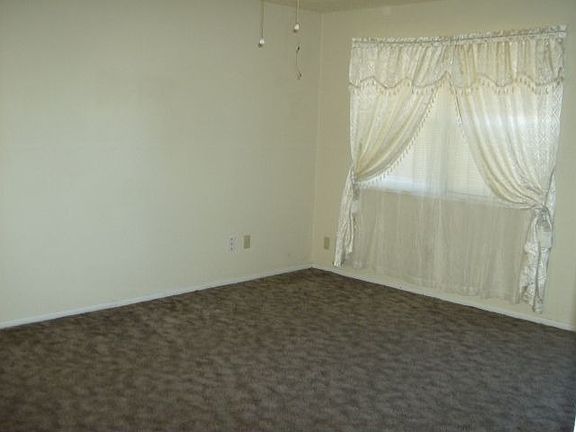 4th image of 1112 Pecos St
