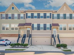 452 Tall Oaks Dr, Warminster, PA 18974