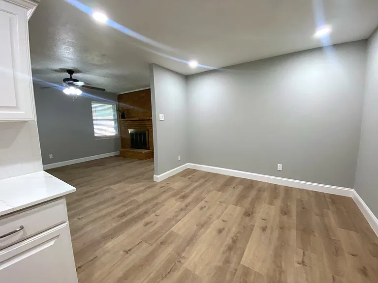 Breakfast nook area.