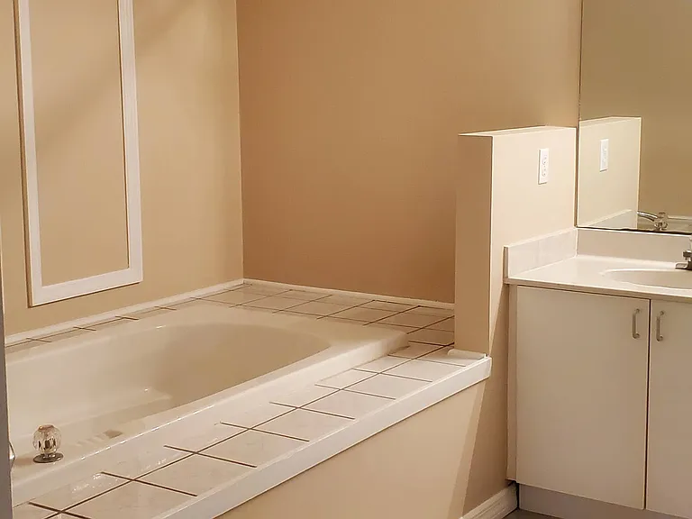 805 Bradley St — Photo 6