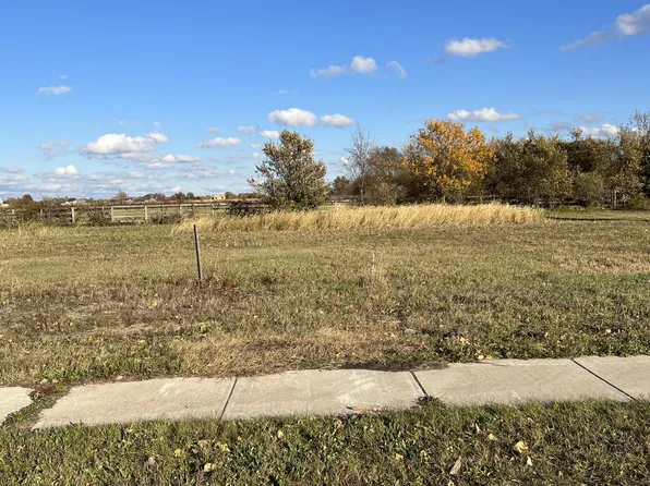 6293 Lara Ln, Stevensville, MI 49127