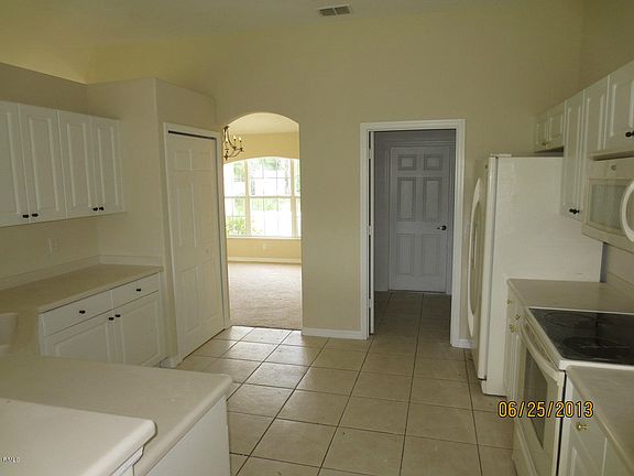 5th image of 462 SW Carter Avenue